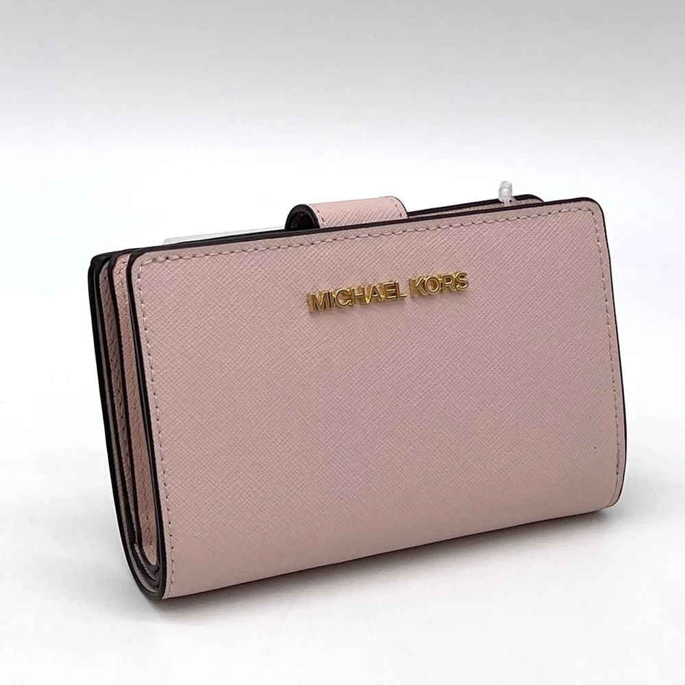 Michael Kors Medium Bifold Zip Corner Wallet